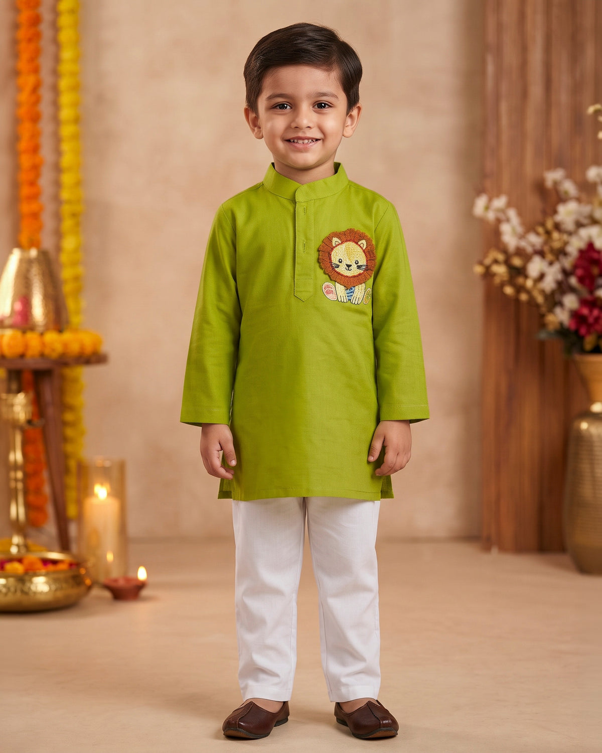 Sher Singh Embroidered Lion Cub Cotton Kurta & White Pajama Set