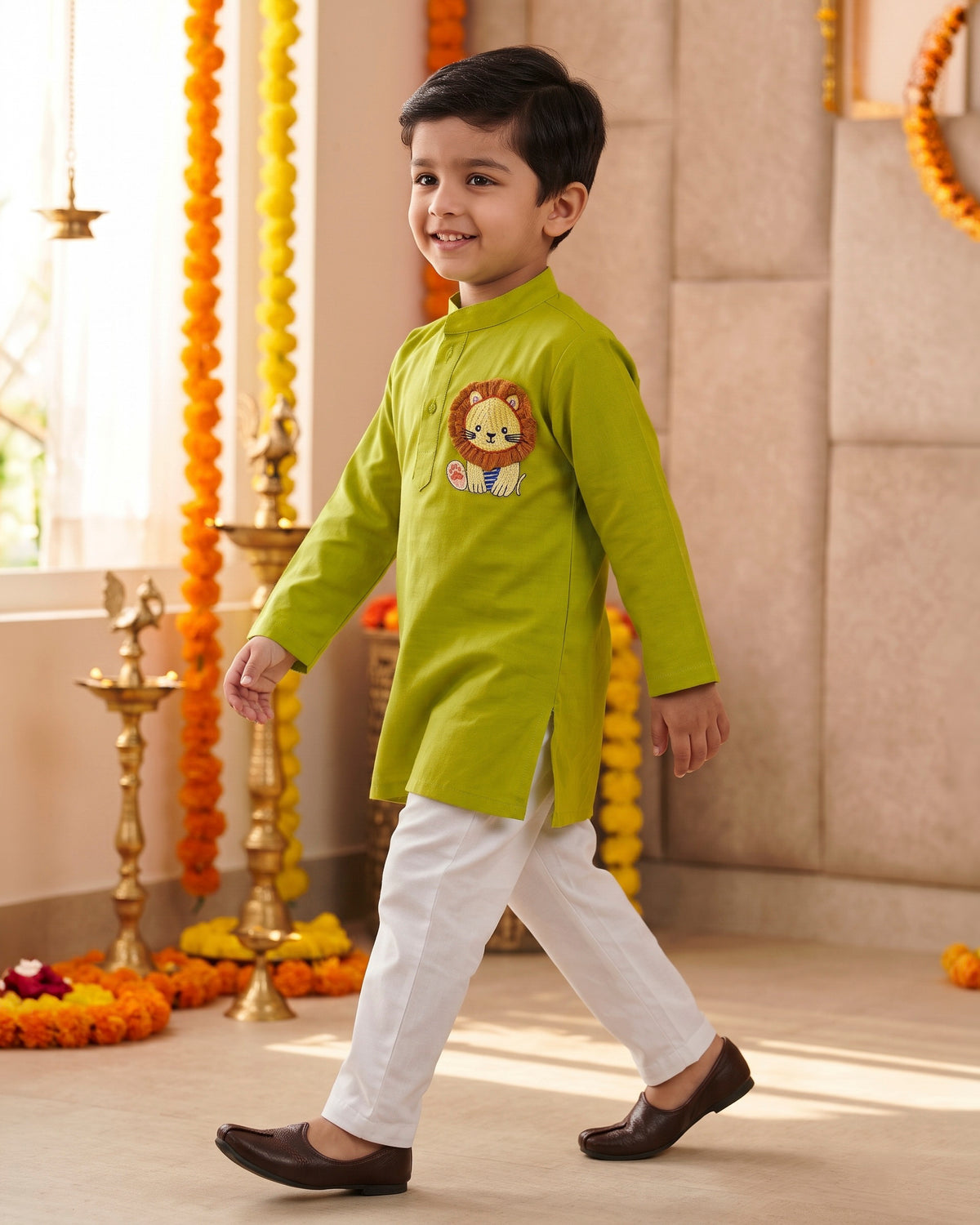 Sher Singh Embroidered Lion Cub Cotton Kurta & White Pajama Set