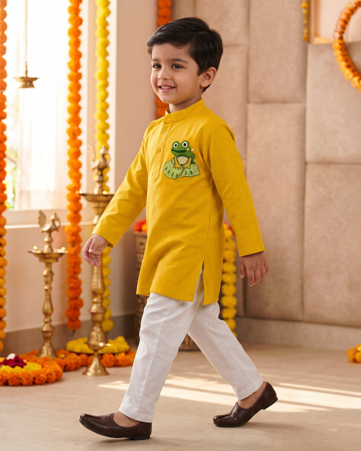 Nanha Mendhak Embroidered Frog Cotton Kurta Pajama Set for Boys