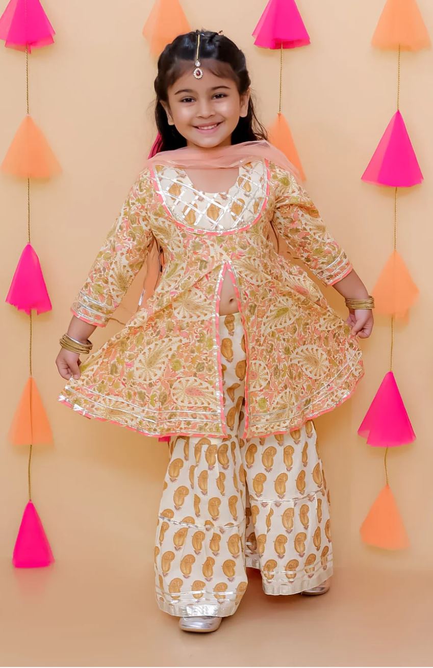 Kusum Kairi Sharara Set