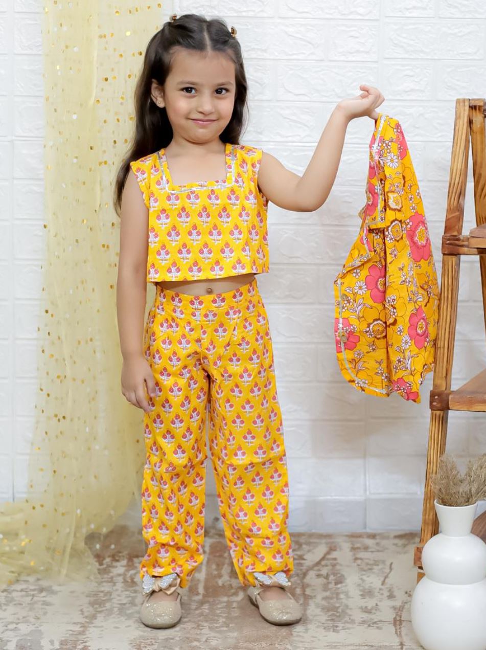 Sunny Bloom Three-Piece Set – Blazer, Top and Pants