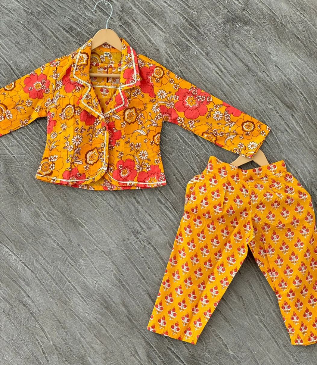 Sunny Bloom Three-Piece Set – Blazer, Top and Pants