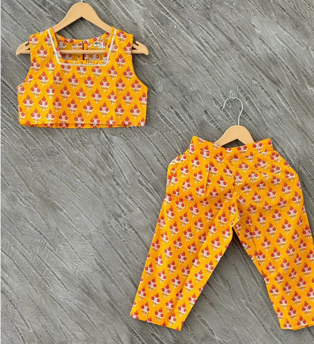 Sunny Bloom Three-Piece Set – Blazer, Top and Pants